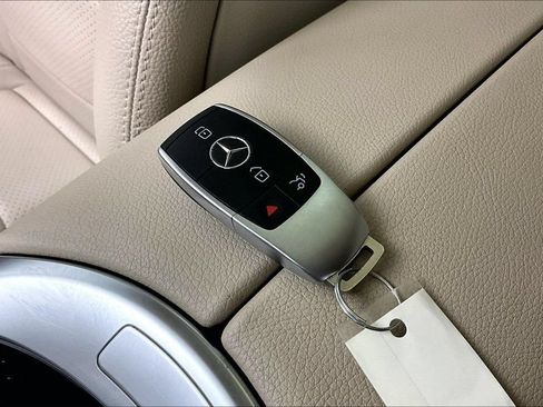 Used 2020 Mercedes-Benz GLC 300 4MATIC image 12