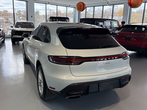 Used 2022 Porsche Macan Base image 7