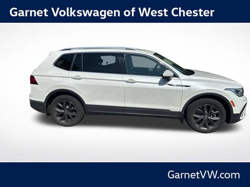 Used 2023 Volkswagen Tiguan SE w/ Panoramic Sunroof Package AWD/4WD image 7