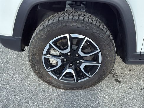 Certified 2024 Jeep Compass Trailhawk image 11