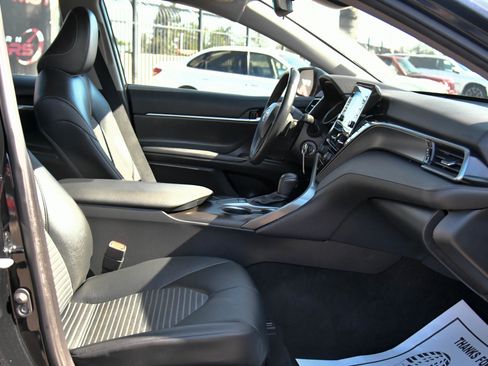 Used 2023 Toyota Camry SE FWD image 40