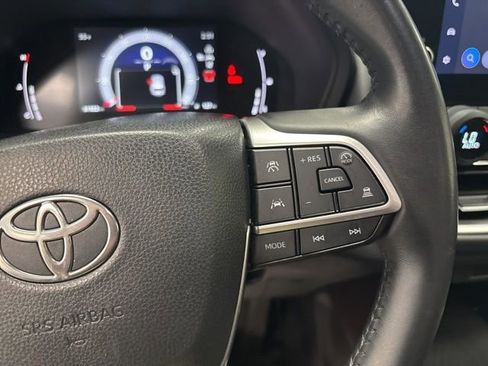 Used 2024 Toyota Grand Highlander AWD image 25