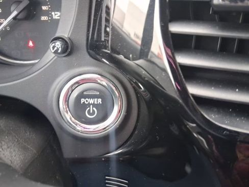 Used 2018 Mitsubishi Outlander SEL image 25