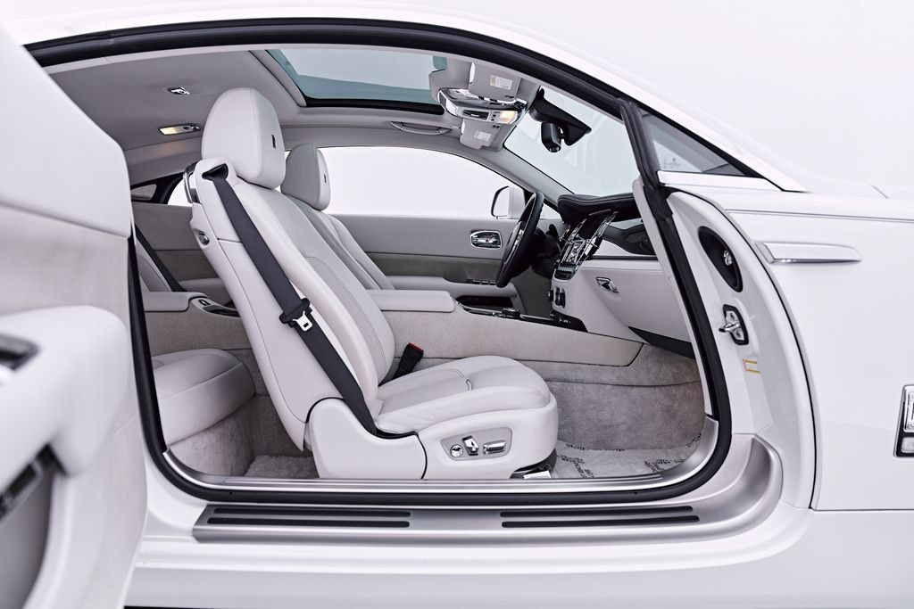 Used 2014 Rolls-Royce Wraith RWD image 35