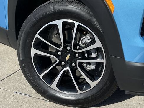 Used 2025 Chevrolet TrailBlazer LT w/ Driver Confidence Package FWD image 9