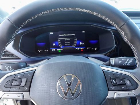 Used 2022 Volkswagen Taos SE image 15