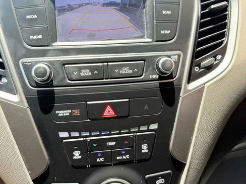 Used 2017 Hyundai Santa Fe Sport image 9