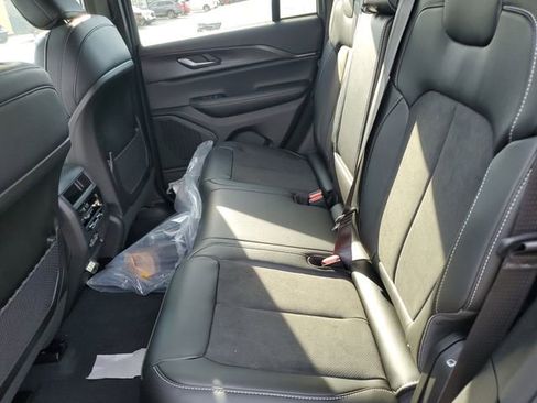 New 2025 Jeep Grand Cherokee Altitude image 16