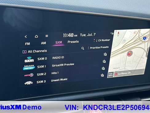 Used 2023 Kia Niro EX Touring FWD image 28