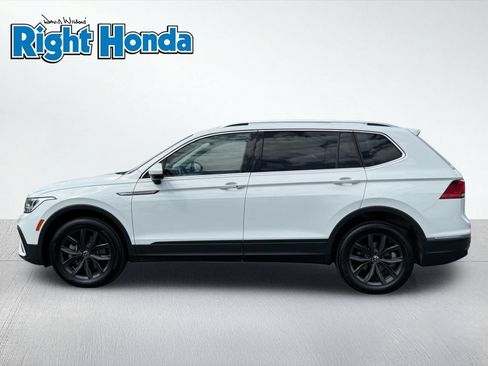 Used 2024 Volkswagen Tiguan SE AWD/4WD image 3