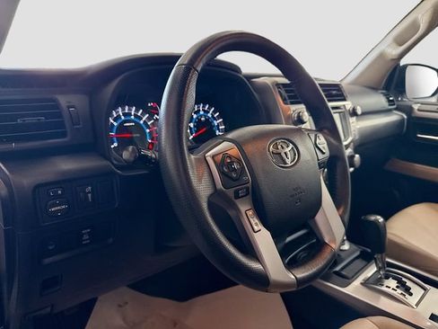 Used 2018 Toyota 4Runner SR5 Premium AWD/4WD image 10