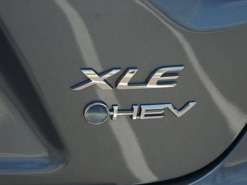 Used 2025 Toyota Corolla XLE FWD image 19