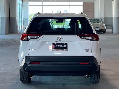 Used 2025 Toyota RAV4 XLE AWD/4WD image 9