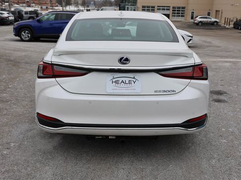 Used 2022 Lexus ES 300h w/ Premium Package image 6