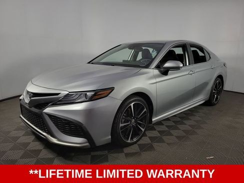 Used 2024 Toyota Camry XSE FWD image 3