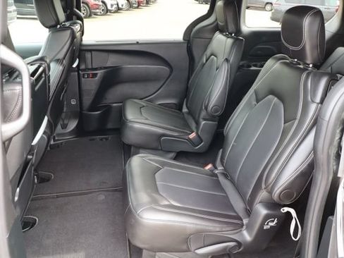 Used 2026 Chrysler Pacifica Select AWD/4WD image 44