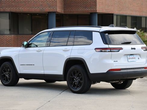 Used 2024 Jeep Grand Cherokee L Altitude AWD/4WD image 2