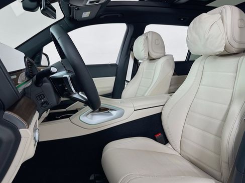 New 2026 Mercedes-Benz GLS 580 4MATIC image 17