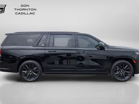 Used 2022 Cadillac Escalade ESV Sport w/ Touring Package AWD/4WD image 6