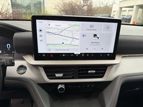 Used 2025 Ford Explorer Active w/ Active Comfort Package image 9