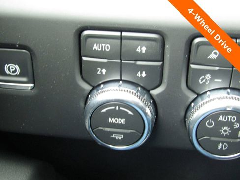 New 2026 GMC Sierra 2500 AT4 w/ Max Trailering Package image 15