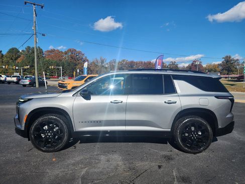 New 2026 Chevrolet Traverse RS image 2