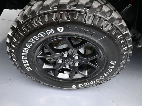 Used 2024 Jeep Gladiator Sport image 43