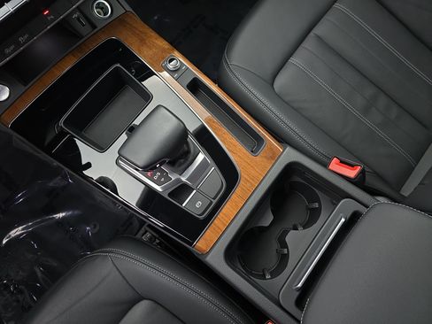 Used 2022 Audi Q5 2.0T Premium w/ Convenience Package image 25