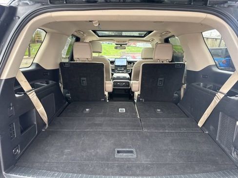 Used 2024 Ford Expedition Limited image 48