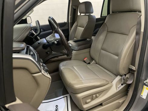 Used 2018 Chevrolet Tahoe LT w/ Luxury Package AWD/4WD image 13