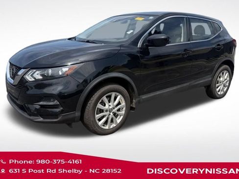 Used 2017 Nissan Rogue Sport S w/ S Appearance Package FWD image 1