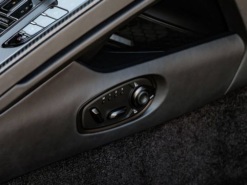 Used 2024 Aston Martin DB12 Coupe RWD image 21