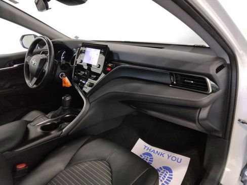 Used 2024 Toyota Camry SE image 39