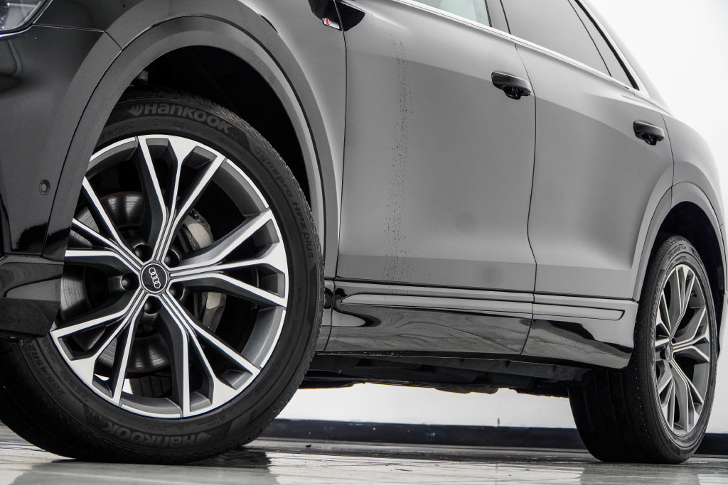 Used 2023 Audi Q8 Premium Plus AWD/4WD image 7