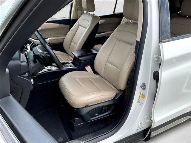 Used 2020 Ford Explorer XLT w/ Equipment Group 202A AWD/4WD image 23