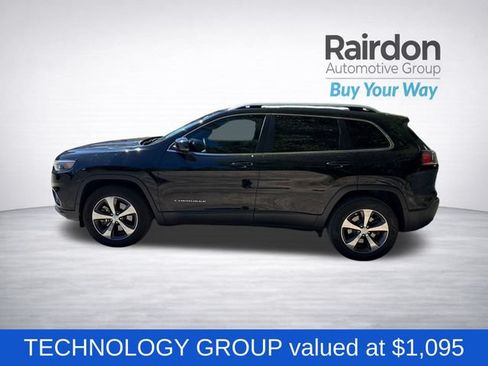 Used 2019 Jeep Cherokee Limited w/ Luxury Group AWD/4WD image 4