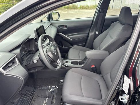 Used 2025 Toyota Corolla Cross LE AWD/4WD image 12