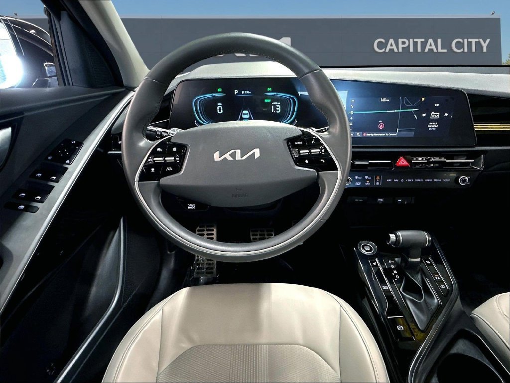 Certified 2023 Kia Niro EX Touring FWD image 13