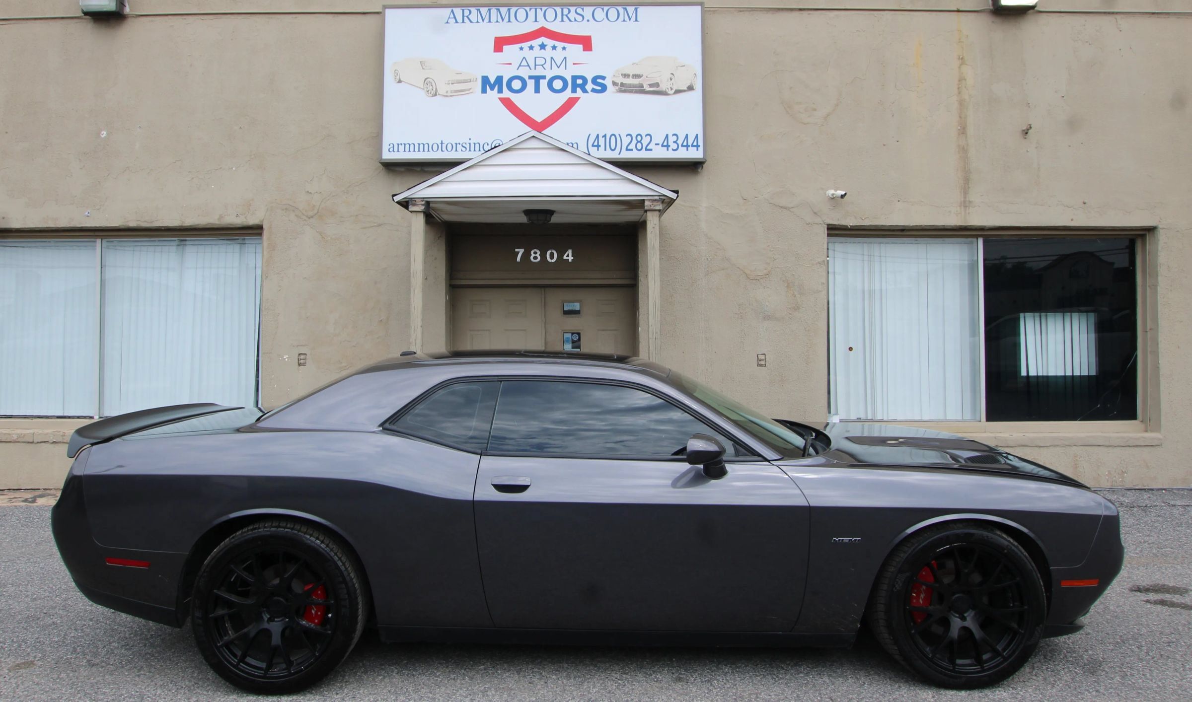 Used 2017 Dodge Challenger R/T w/ Cold Weather Group RWD image 4