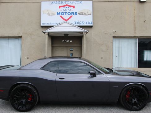 Used 2017 Dodge Challenger R/T w/ Cold Weather Group RWD image 4
