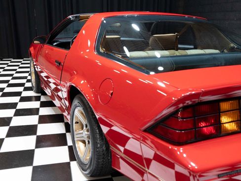 Used 1989 Chevrolet Camaro IROC-Z image 28