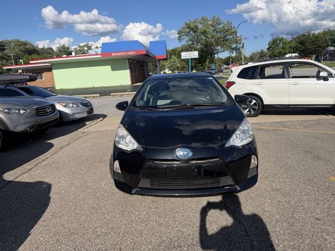 Used 2014 Toyota Prius C One FWD image 13