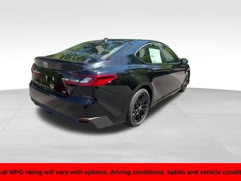 Used 2026 Toyota Camry SE w/ Convenience Package FWD image 8