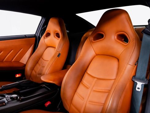 Used 2021 Nissan GT-R Premium image 3