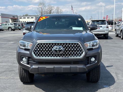 Used 2018 Toyota Tacoma TRD Off-Road image 24