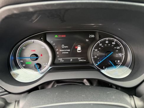 Used 2024 Toyota Venza LE AWD/4WD image 27