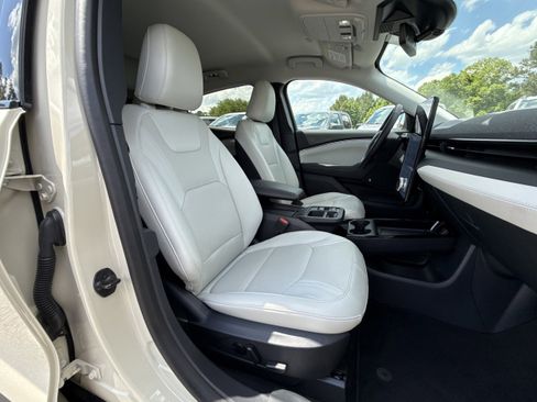 Used 2025 Ford Mustang Mach-E Premium RWD image 10