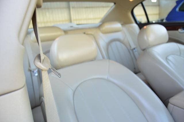 Used 2008 Buick Lucerne CXS FWD image 39