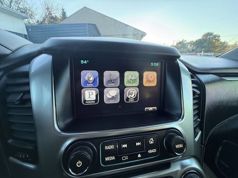 Used 2015 Chevrolet Suburban LT image 18