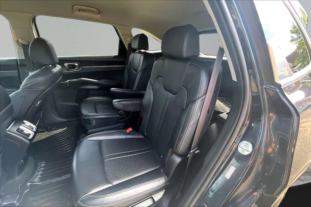 Used 2022 Kia Sorento S AWD/4WD image 18